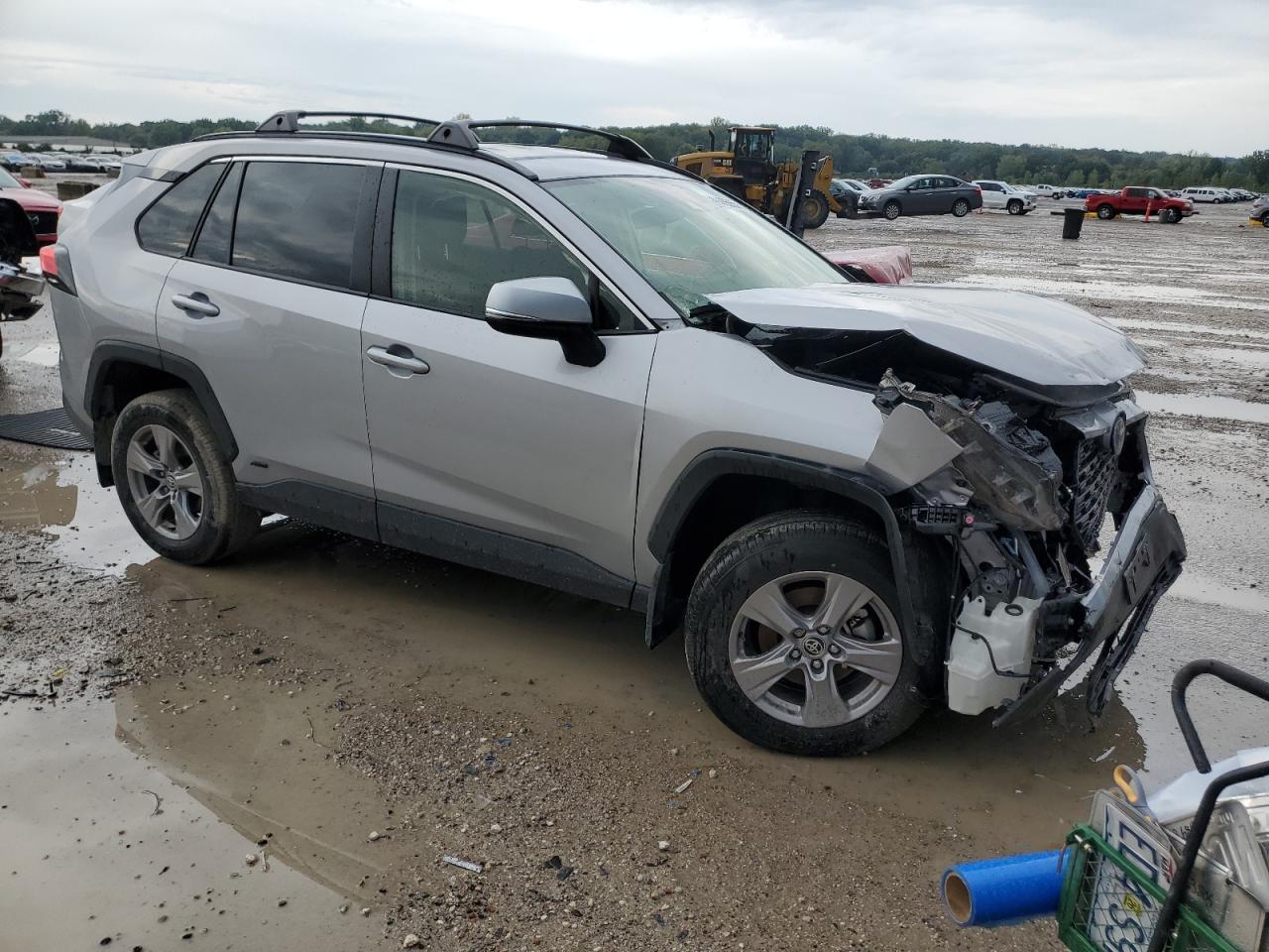 2024 Toyota Rav4 Le - Image 4