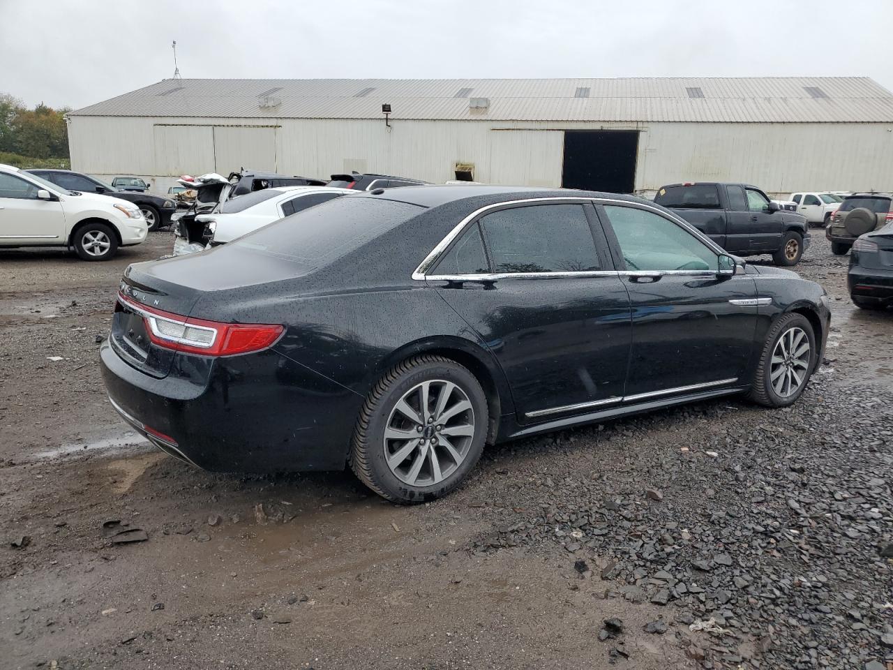 2017 Lincoln Continental Premiere - Фото 3