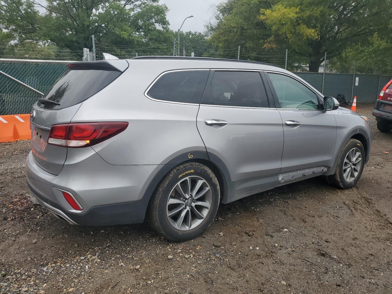 2018 Hyundai Santa Fe Se - Image 3