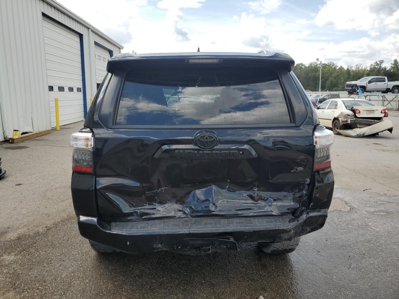 2016 Toyota 4Runner Sr5 - Image 6