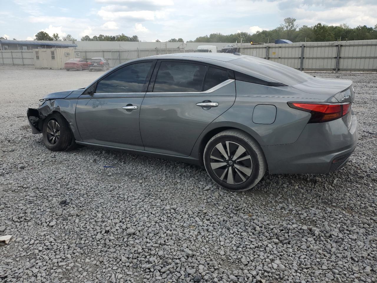 2019 Nissan Altima Sv - Image 2