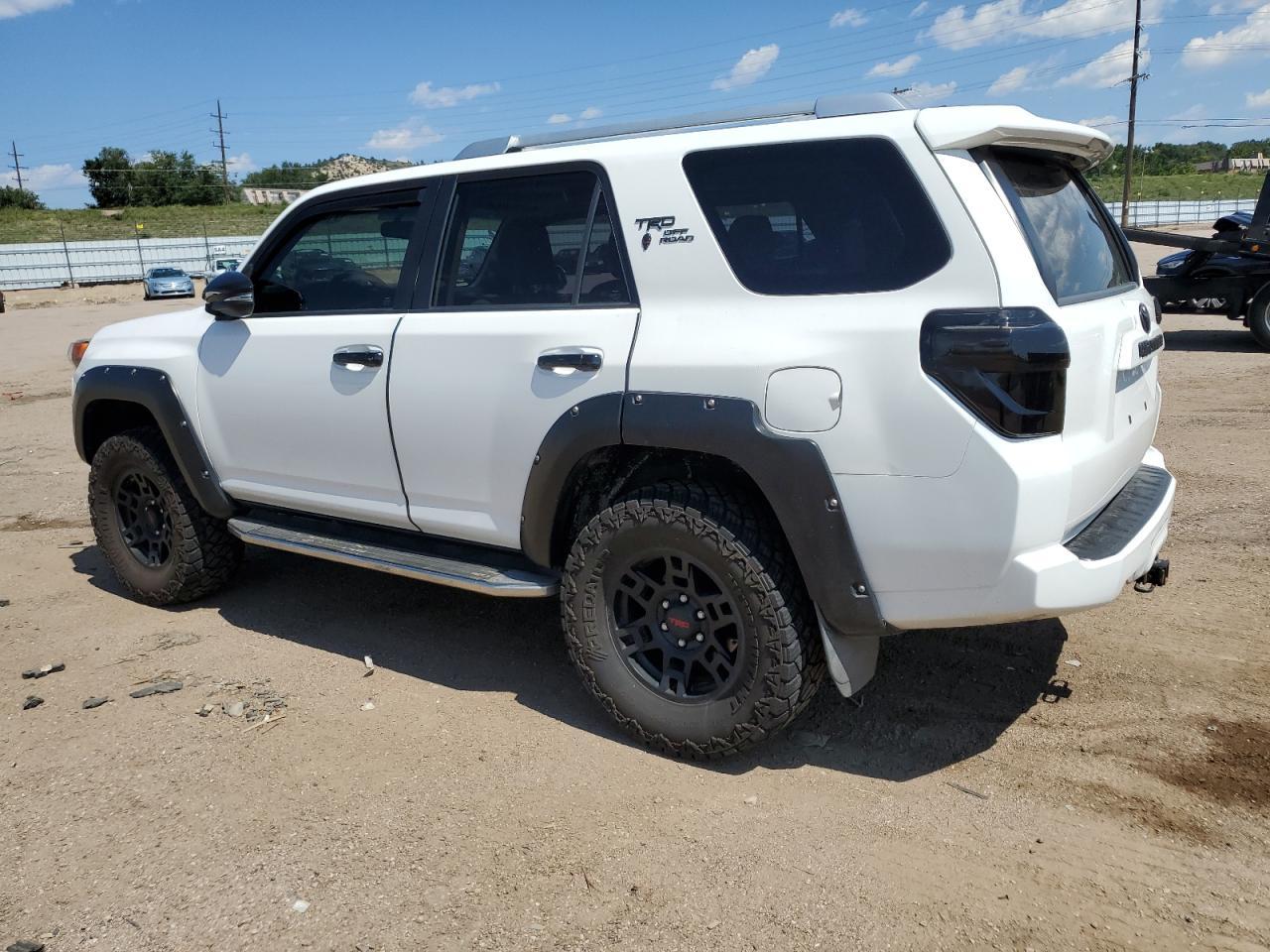 2015 Toyota 4Runner Sr5/Sr5 Premium - Image 2
