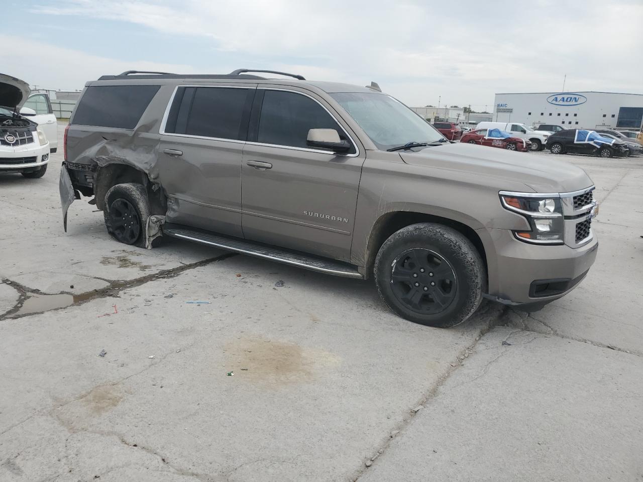2017 Chevrolet Suburban K1500 Ls - Фото 4