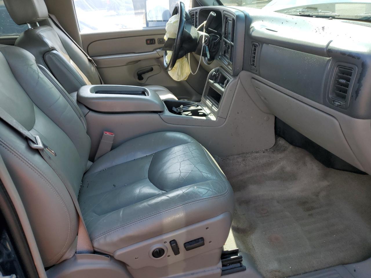 2006 Chevrolet Suburban K2500 - Image 7