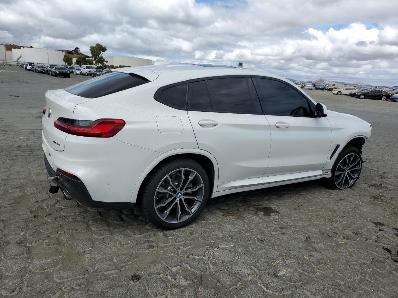 2019 BMW X4 xDrive30I - Image 3