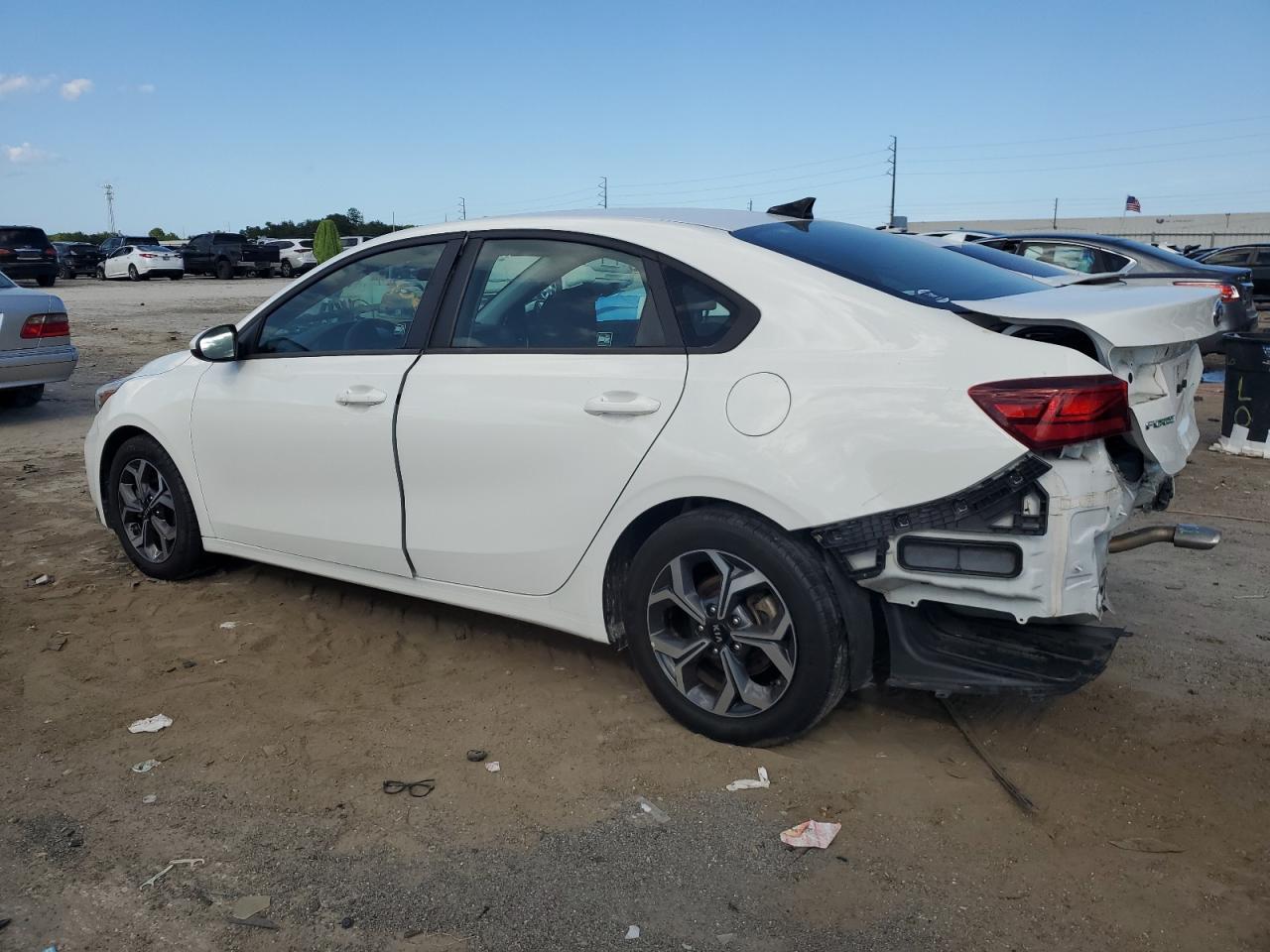 2021 Kia Forte Fe - Фото 2
