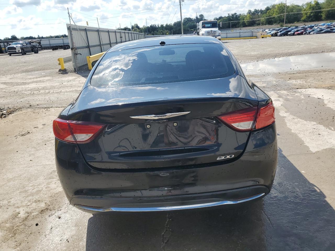 2015 Chrysler 200 Limited - Image 6