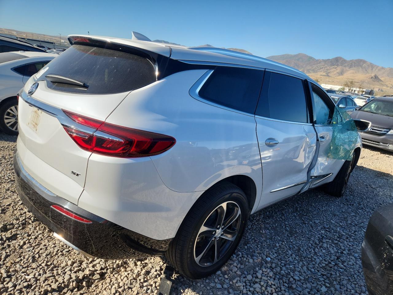 2020 Buick Enclave Essence - Image 3