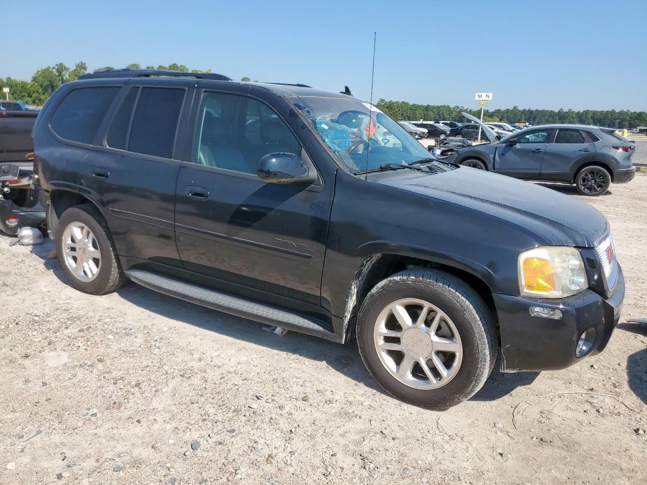 2008 GMC Envoy Denali - Image 4