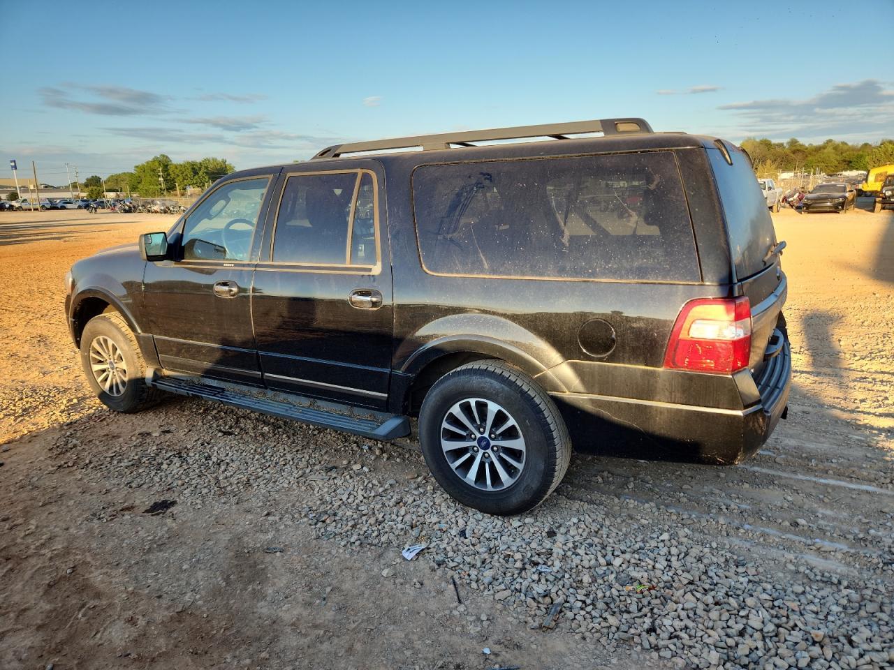 2017 Ford Expedition El Xlt - Фото 2
