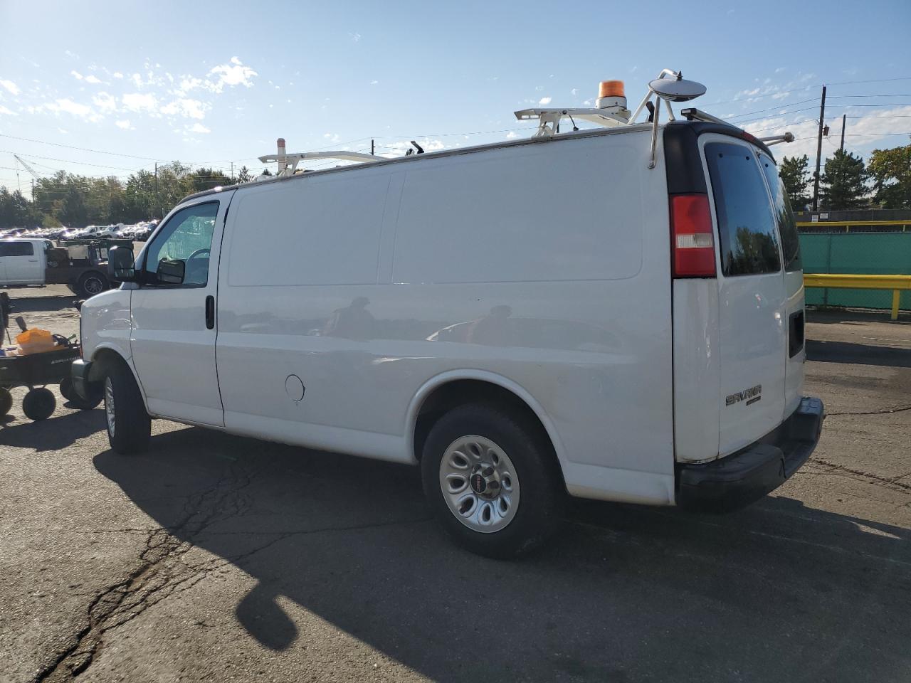 2013 GMC Savana G1500 - Image 2