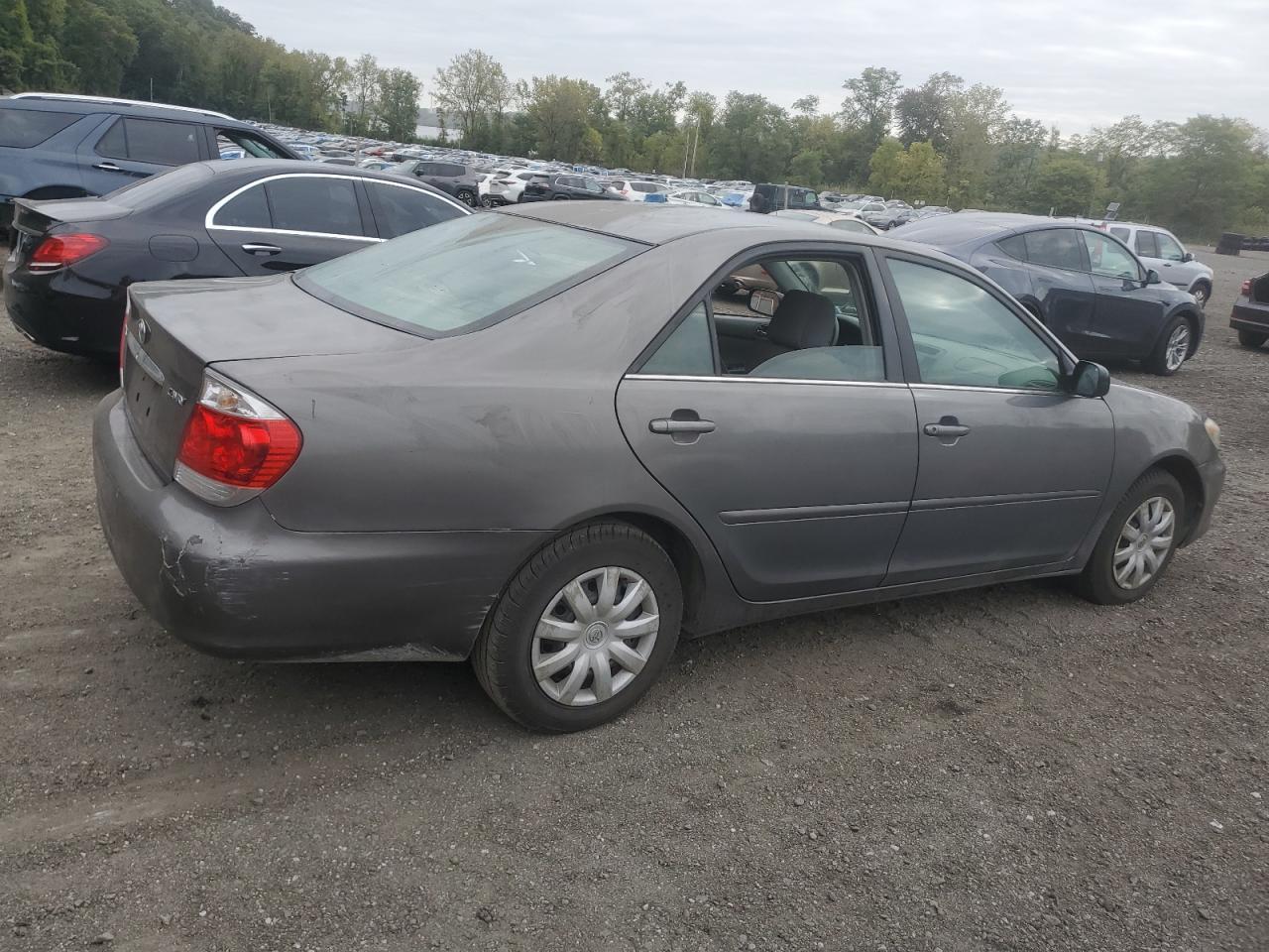 2005 Toyota Camry Le - Фото 3