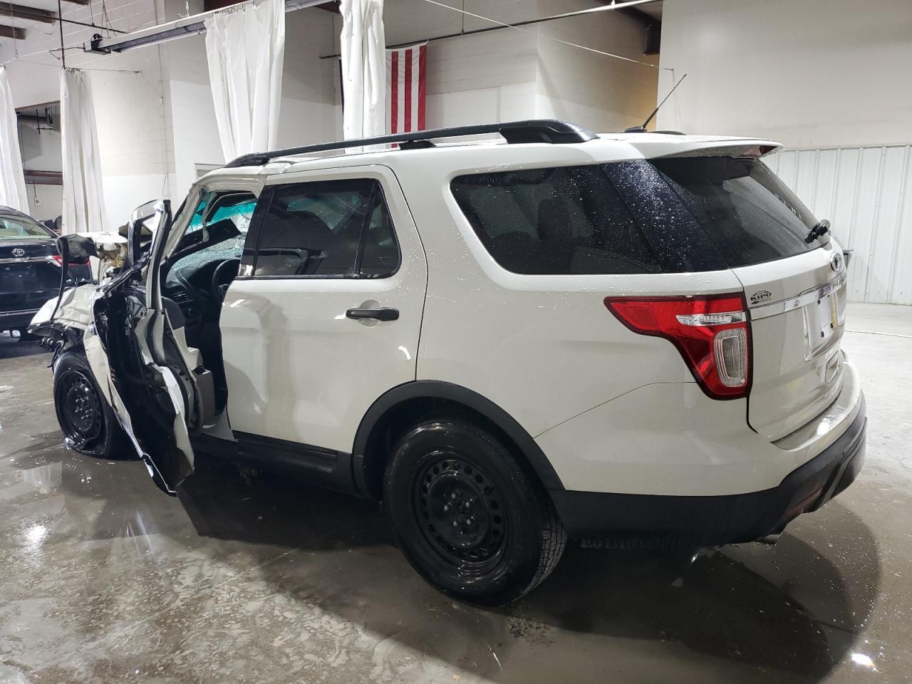 2012 Ford Explorer - Фото 2