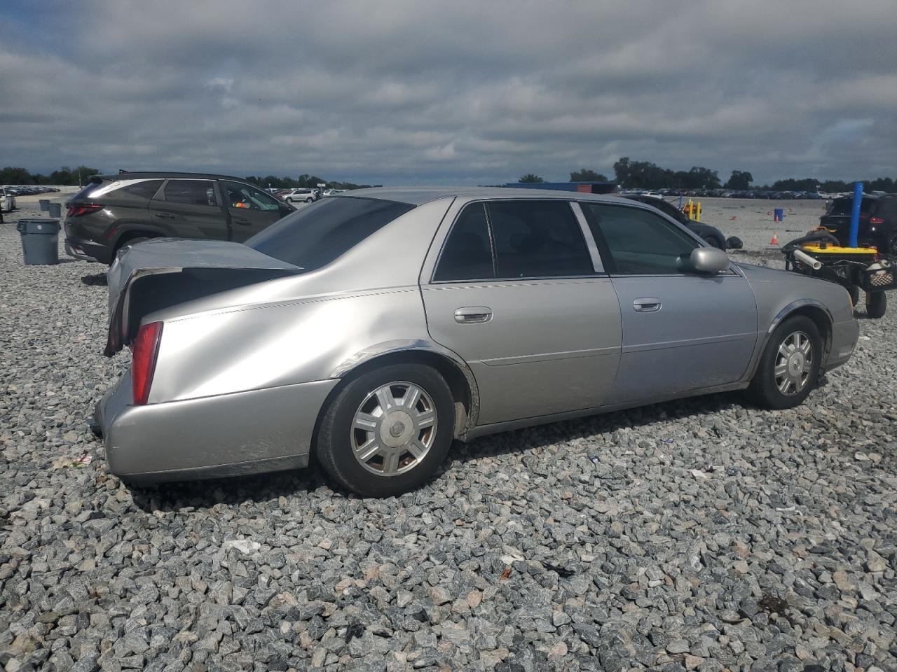 2004 Cadillac Deville - Image 3