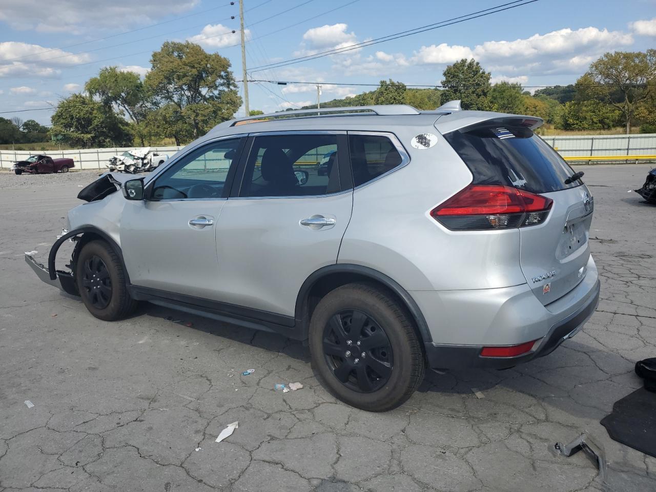 2017 Nissan Rogue S - Фото 2