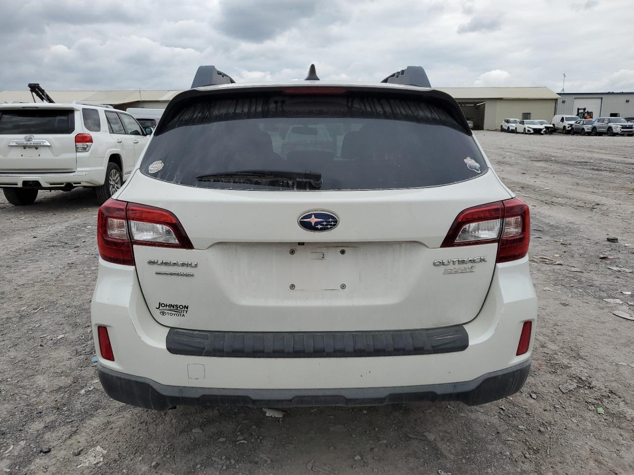 2017 Subaru Outback 2.5I Premium - Image 6