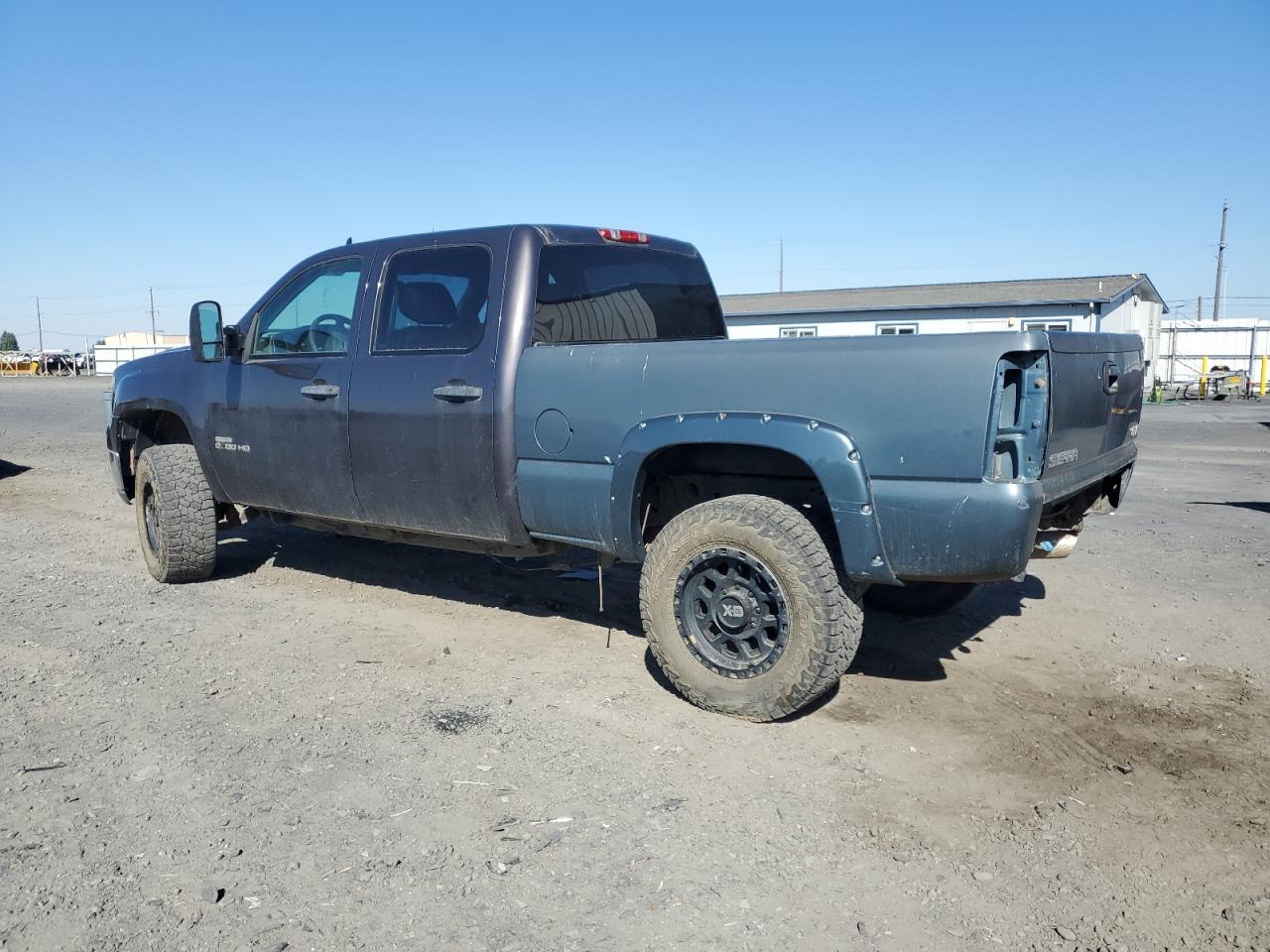 2010 GMC Sierra K2500 Heavy Duty - Image 2