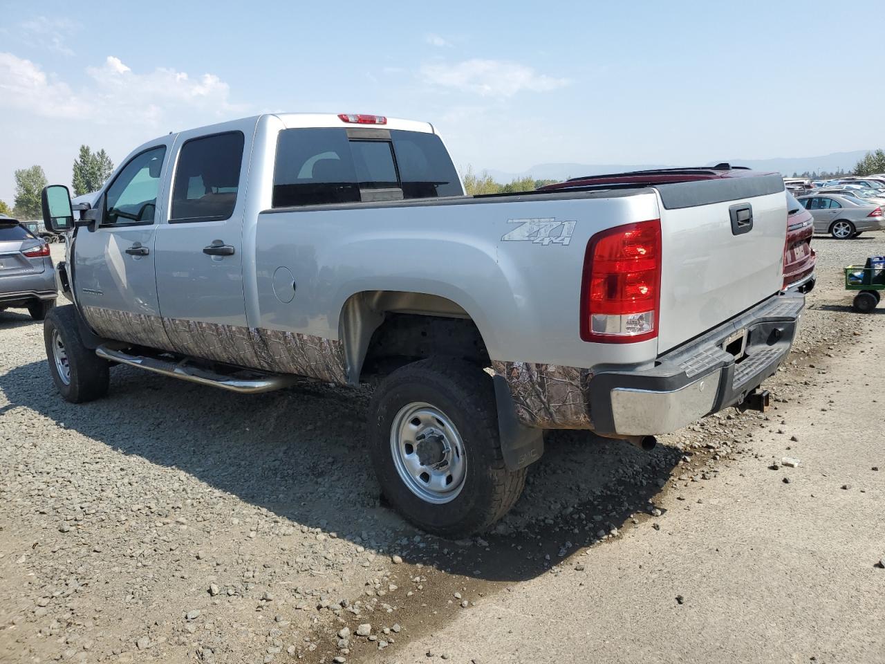 2010 GMC Sierra K2500 Sle - Image 2