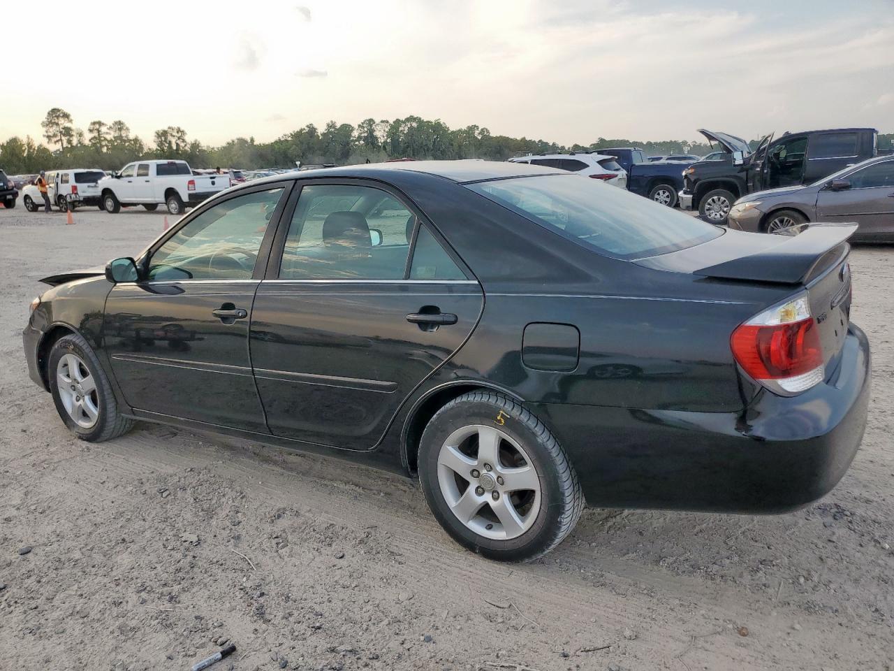 2006 Toyota Camry Le - Фото 2