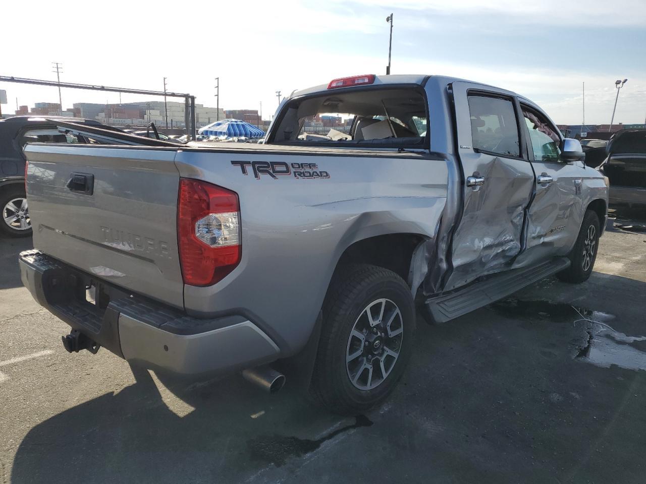 2015 Toyota Tundra Crewmax Limited - Фото 3