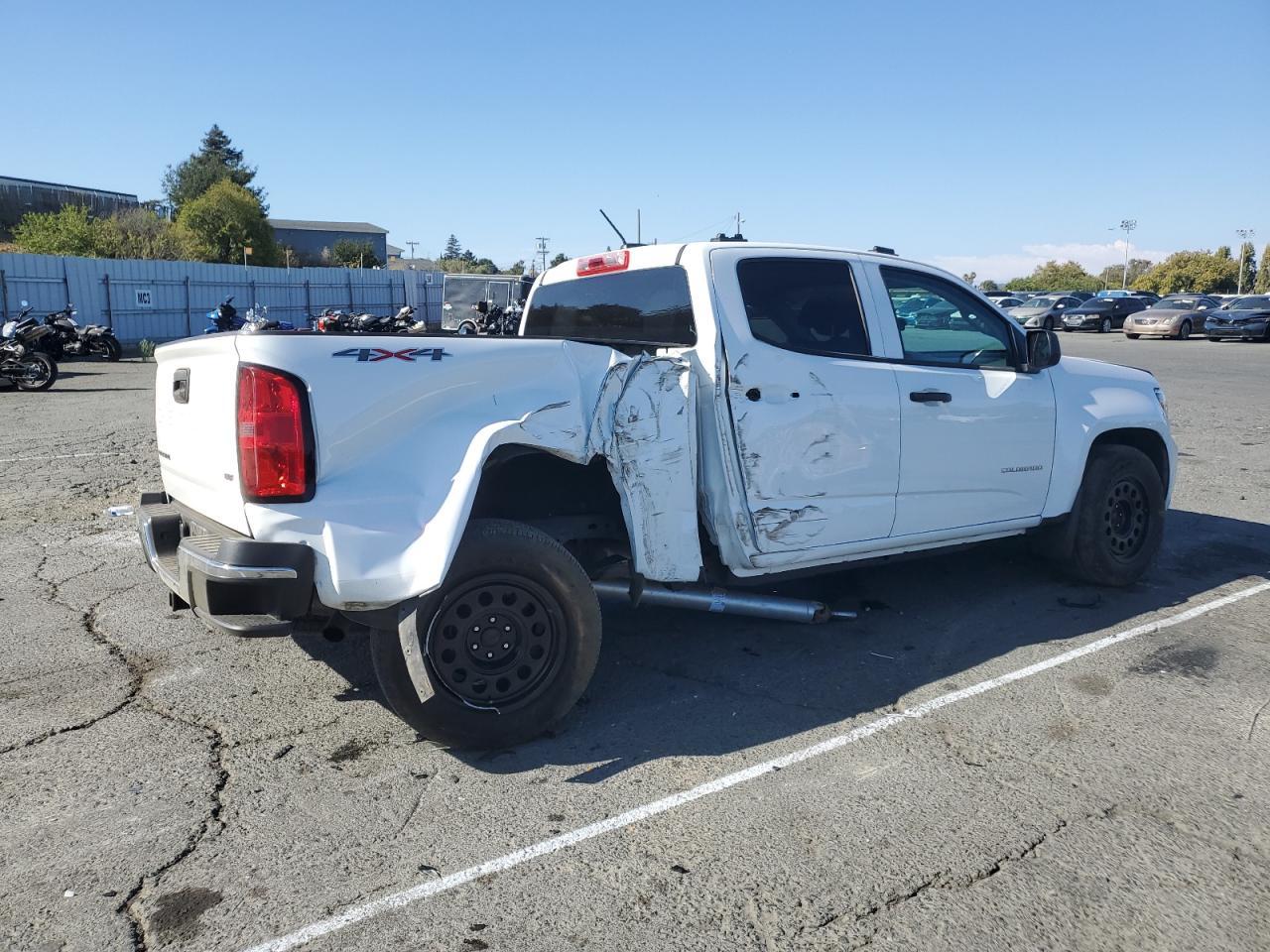 2022 Chevrolet Colorado - Image 3