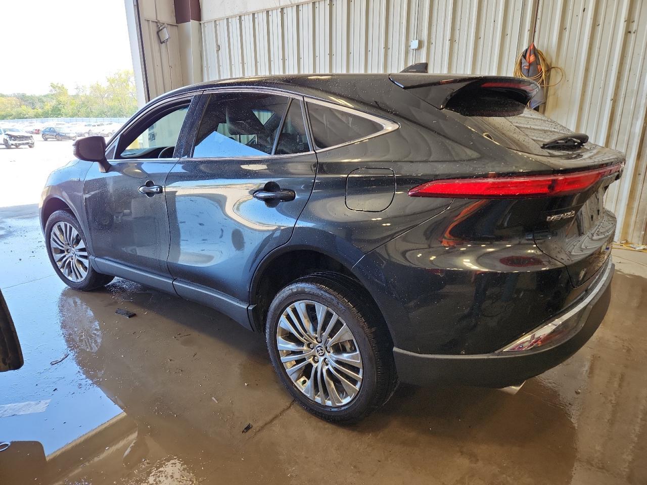 2021 Toyota Venza Le - Фото 2