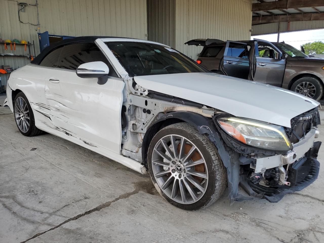 2019 Mercedes-Benz C 300 - Фото 4