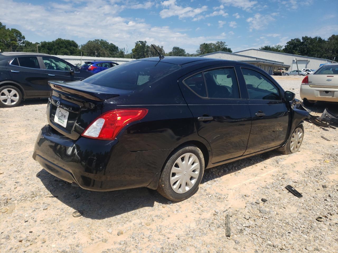 2017 Nissan Versa S - Фото 3