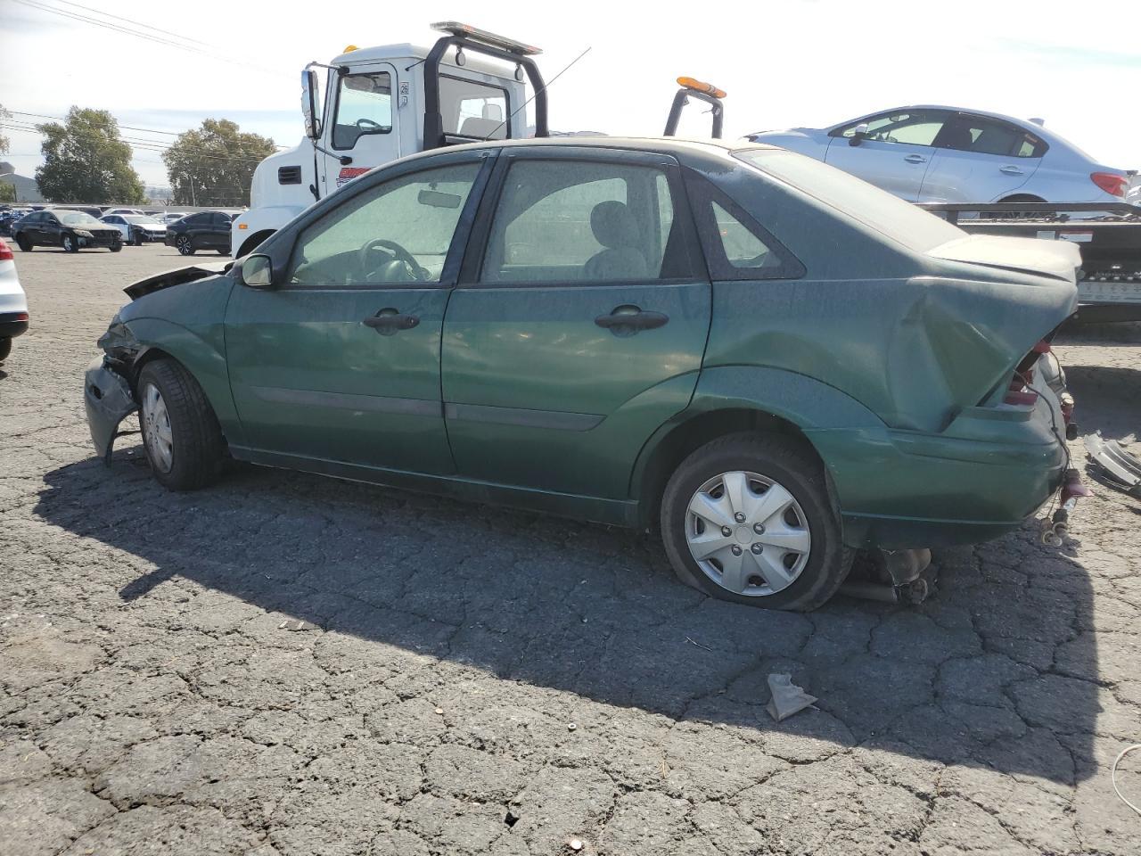 2000 Ford Focus Lx - Image 2