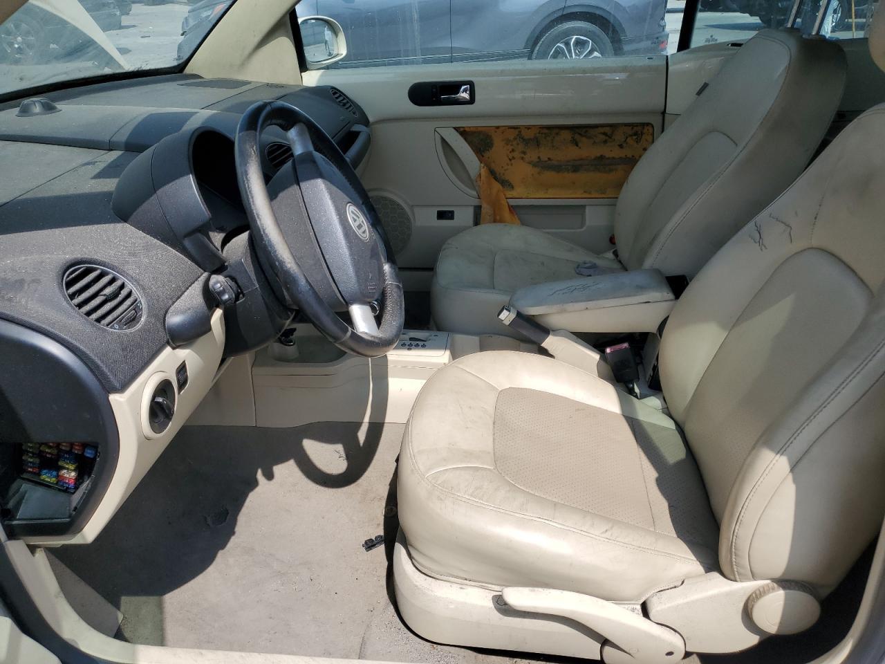 2009 Volkswagen New Beetle S - Фото 7