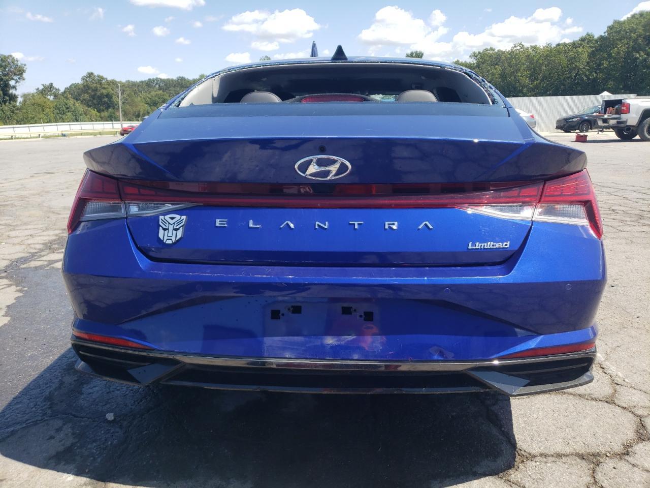2023 Hyundai Elantra Limited - Image 6