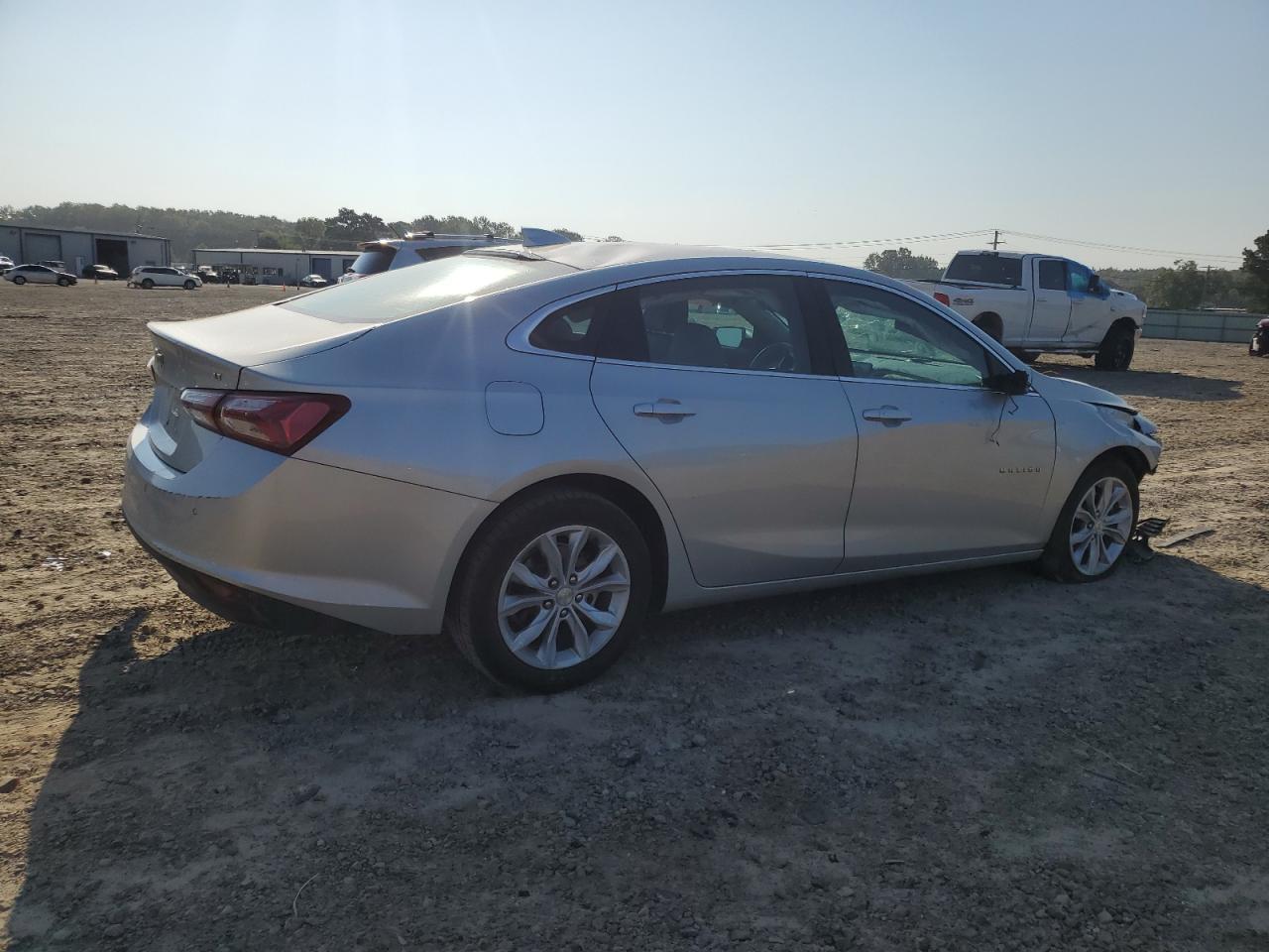 2022 Chevrolet Malibu Lt - Image 3