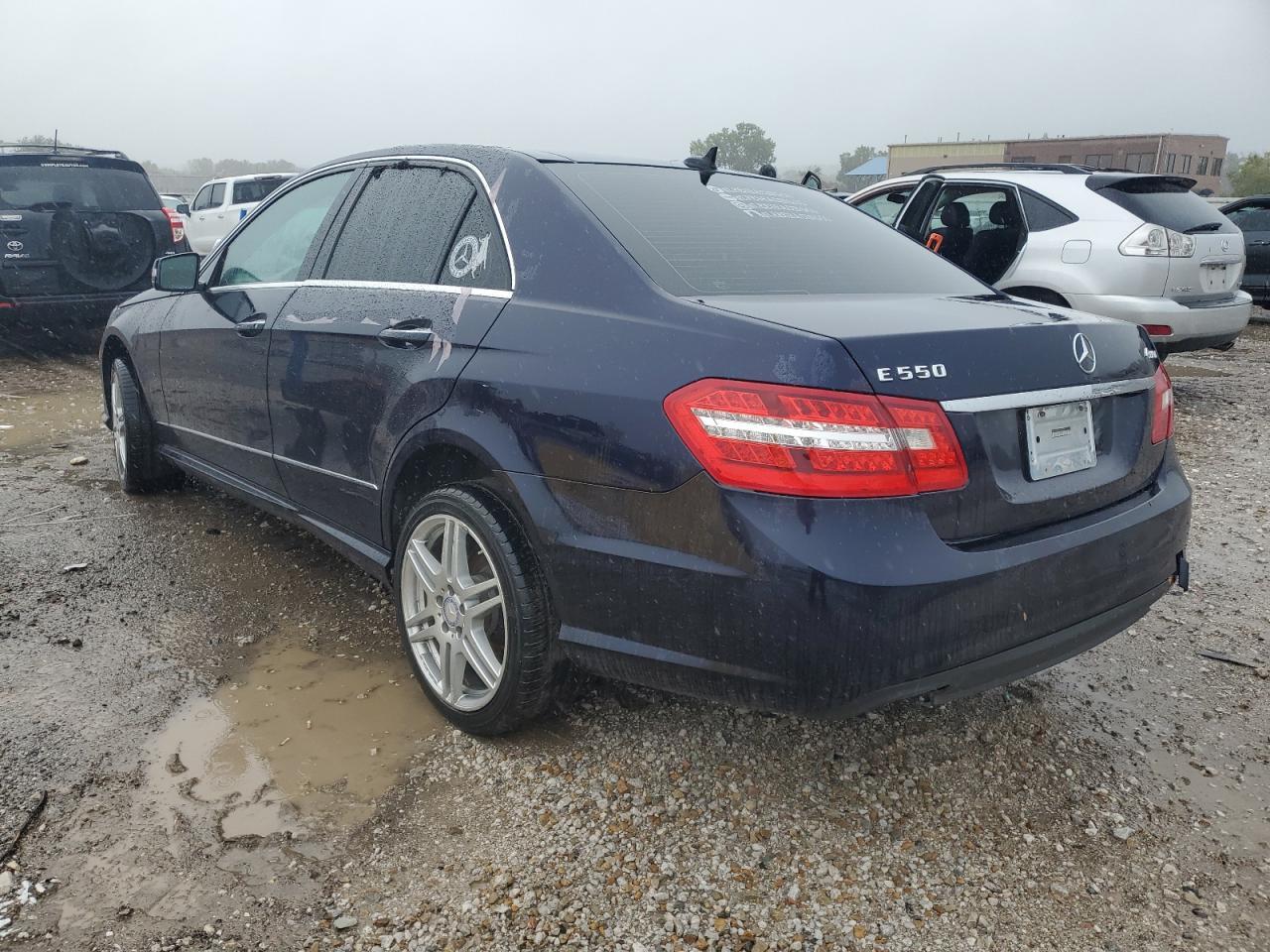2010 Mercedes-Benz E 550 4Matic - Image 2