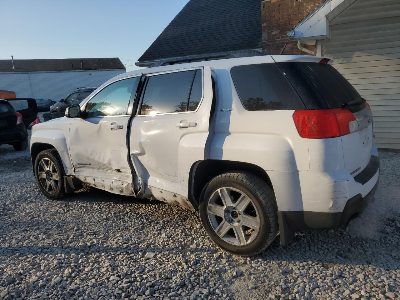 2010 GMC Terrain Sle - Image 2