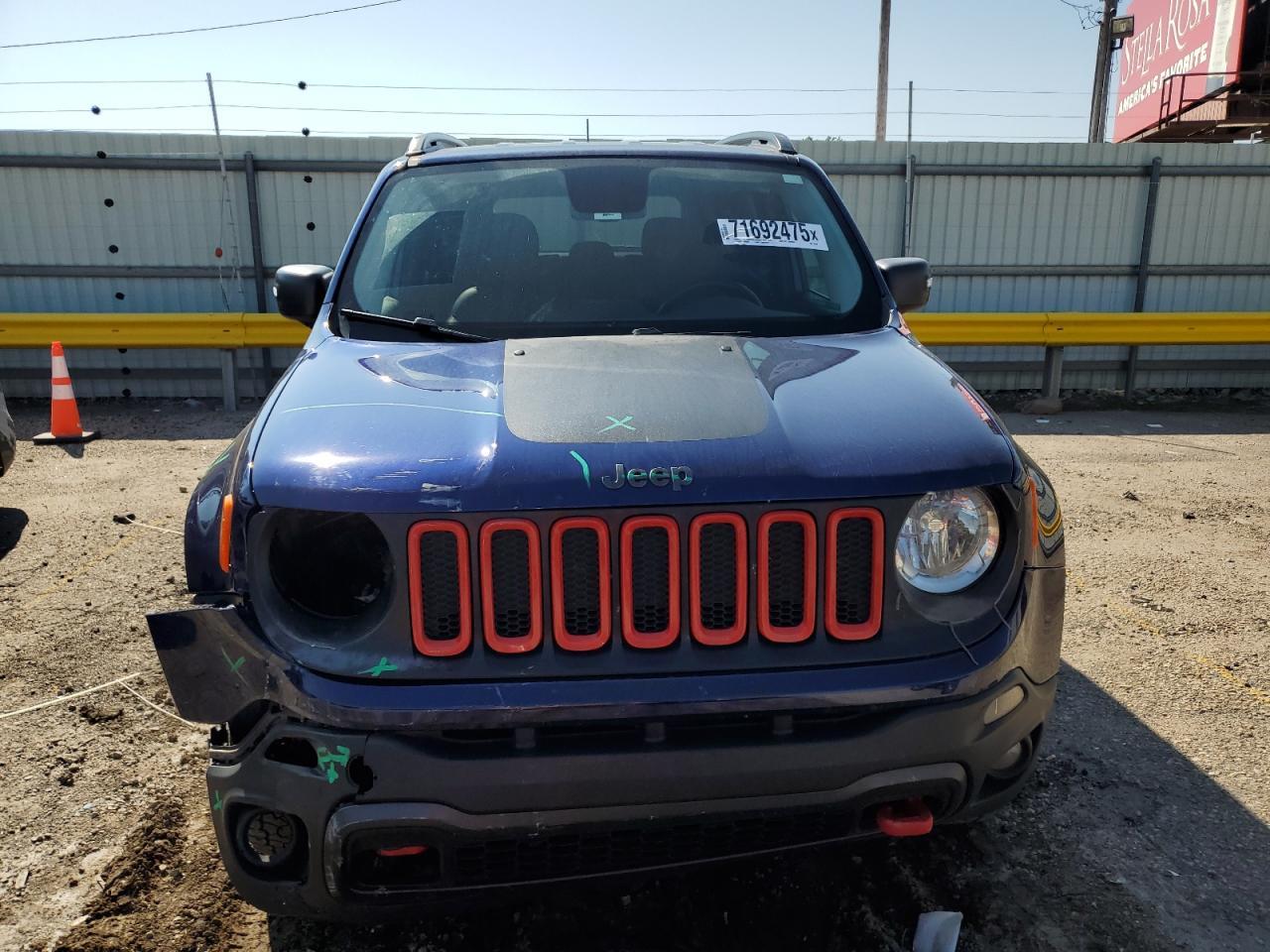 2017 Jeep Renegade Trailhawk - Image 5