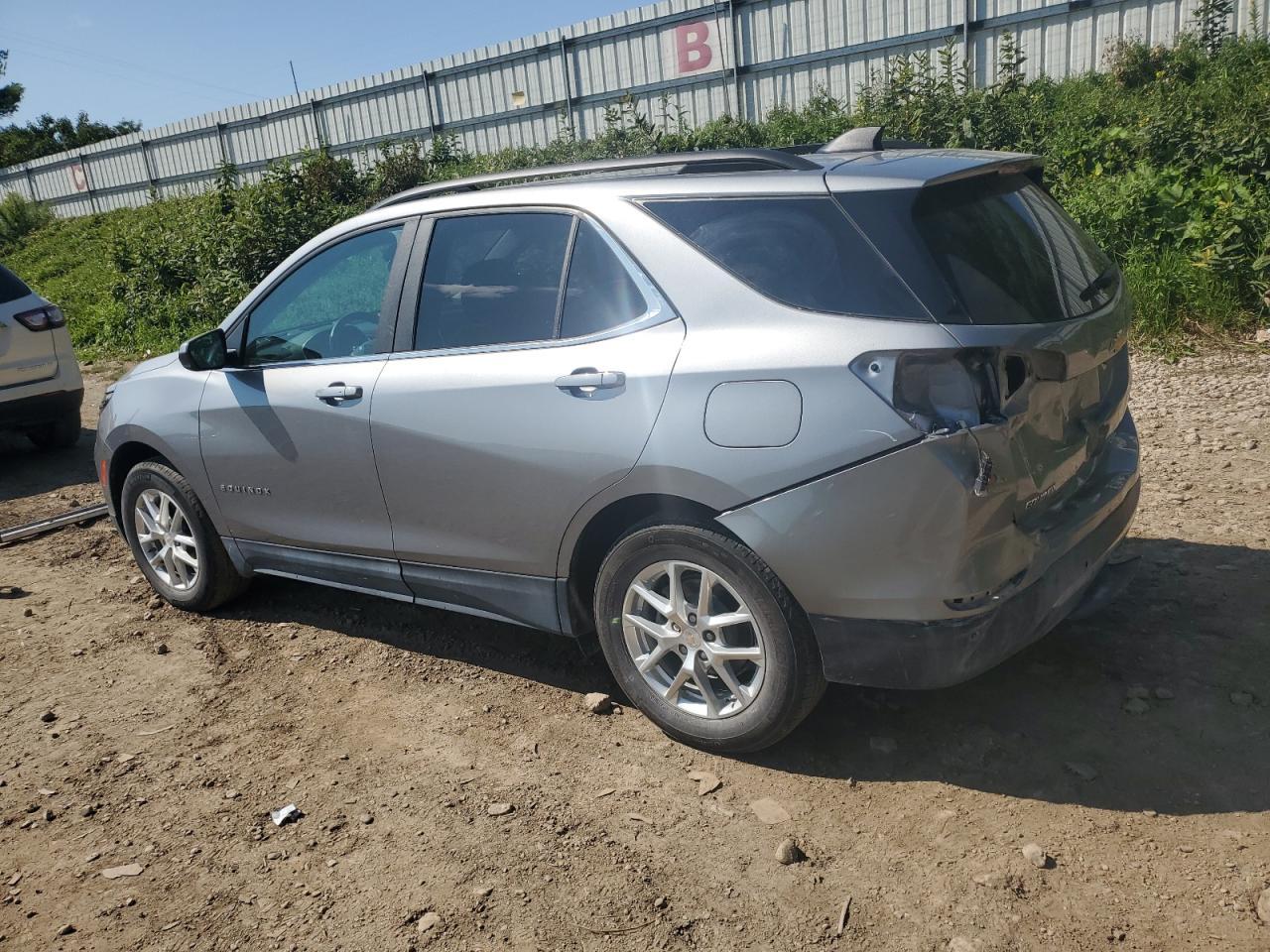 2024 Chevrolet Equinox Lt - Image 2
