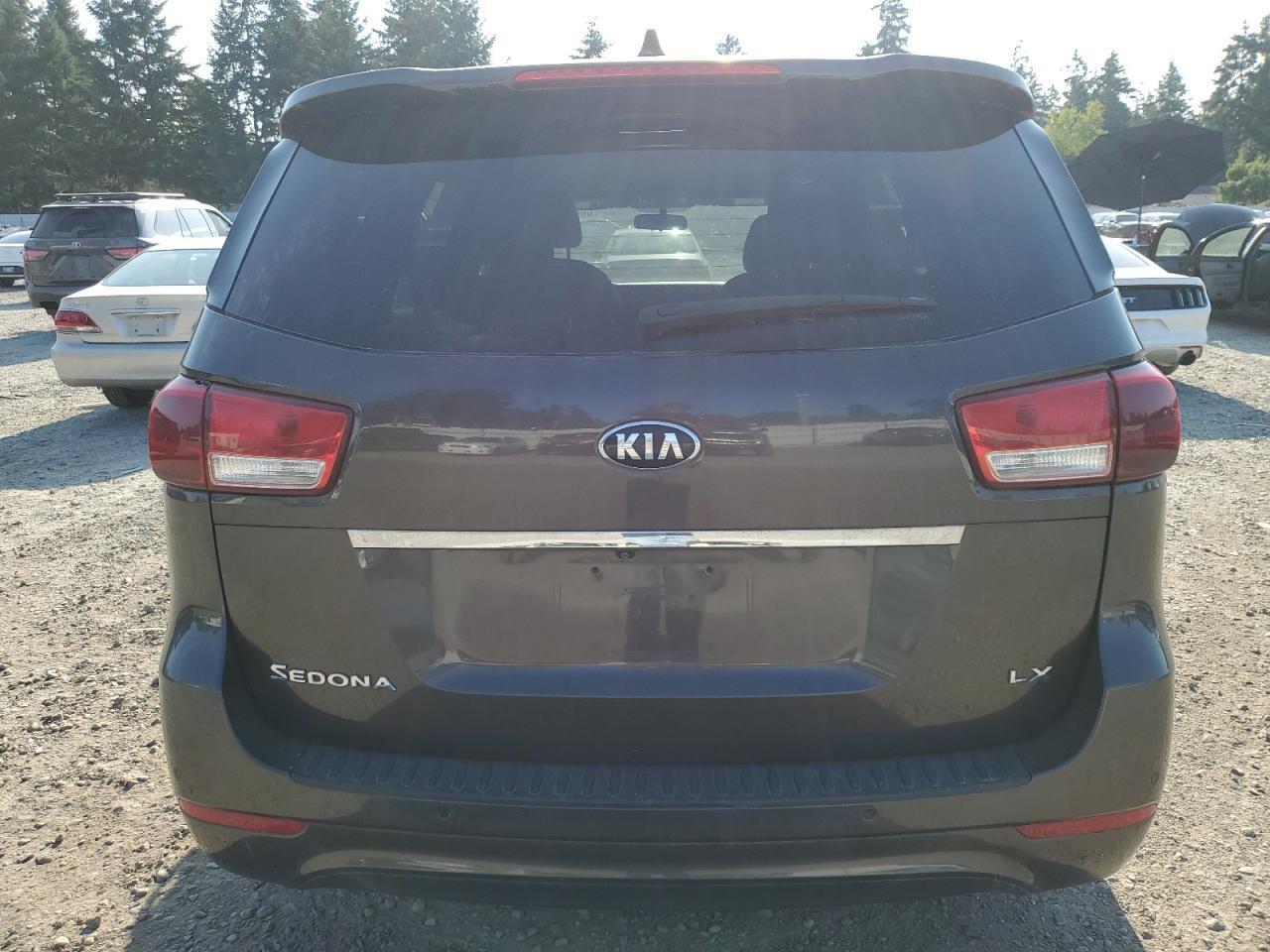 2015 Kia Sedona Lx - Image 6