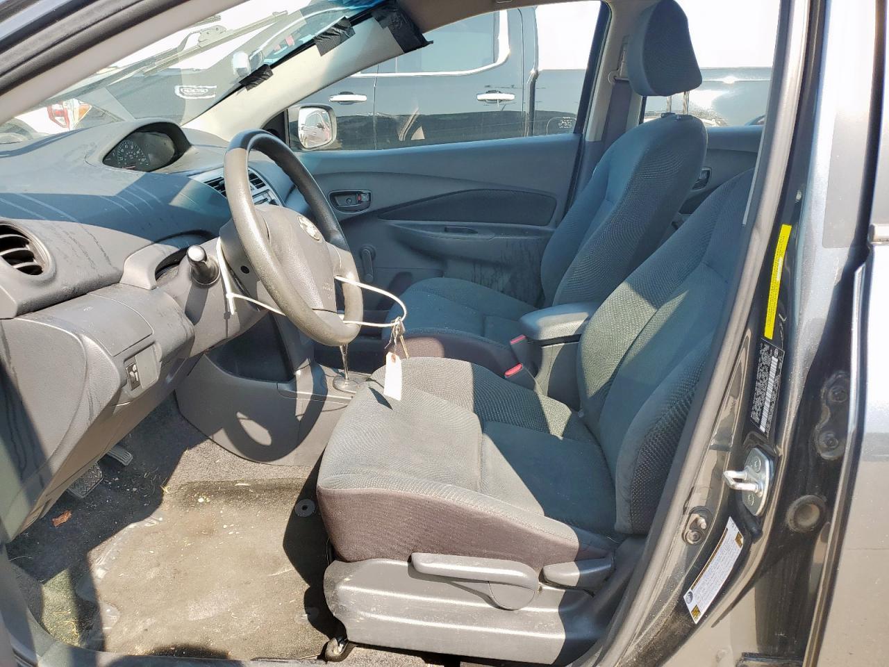 2010 Toyota Yaris - Фото 7