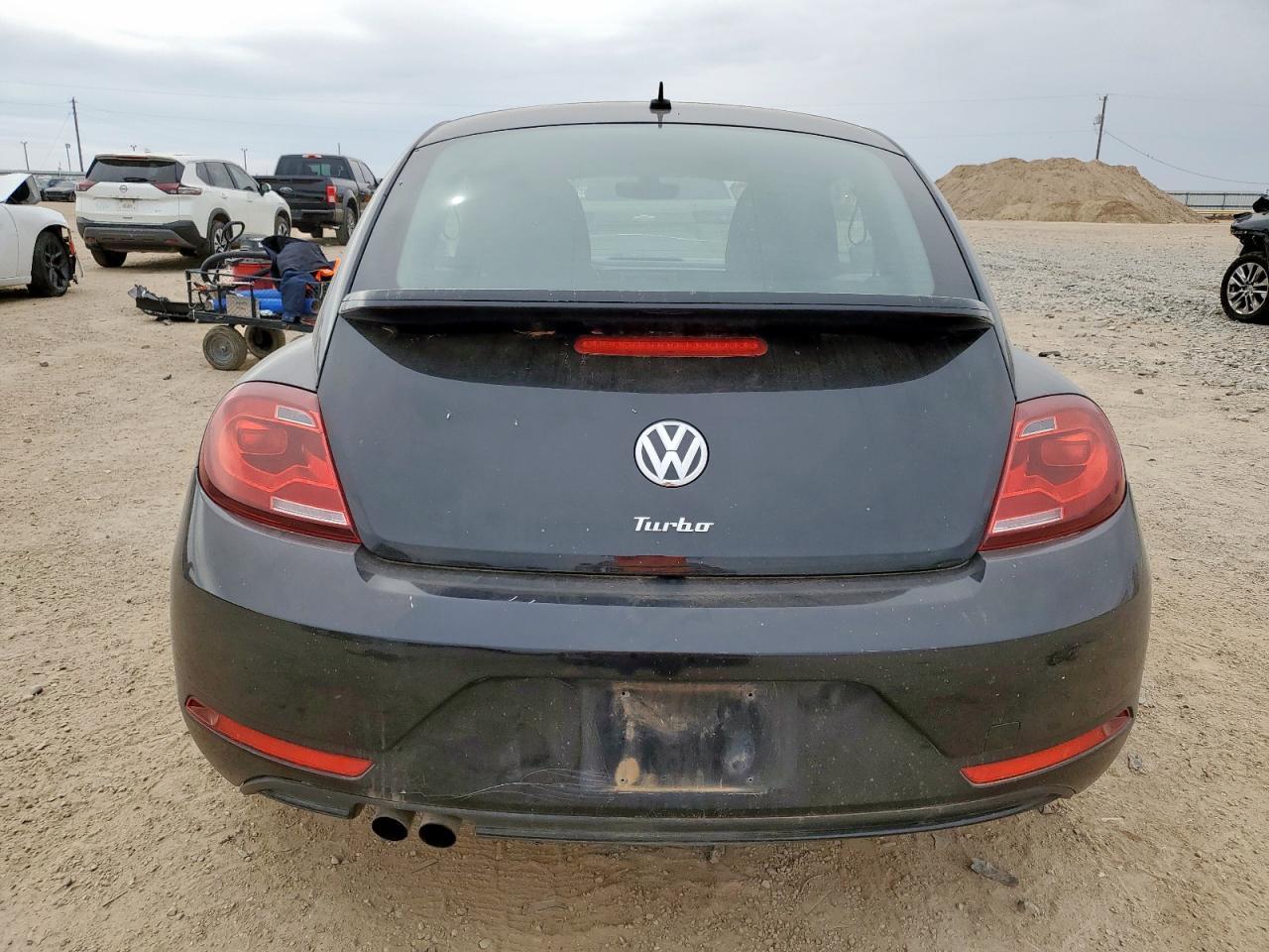 2017 Volkswagen Beetle 1.8T - Фото 6