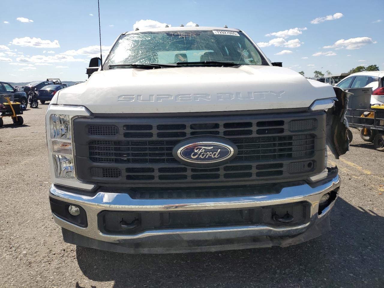 2023 Ford F250 Super Duty - Фото 5
