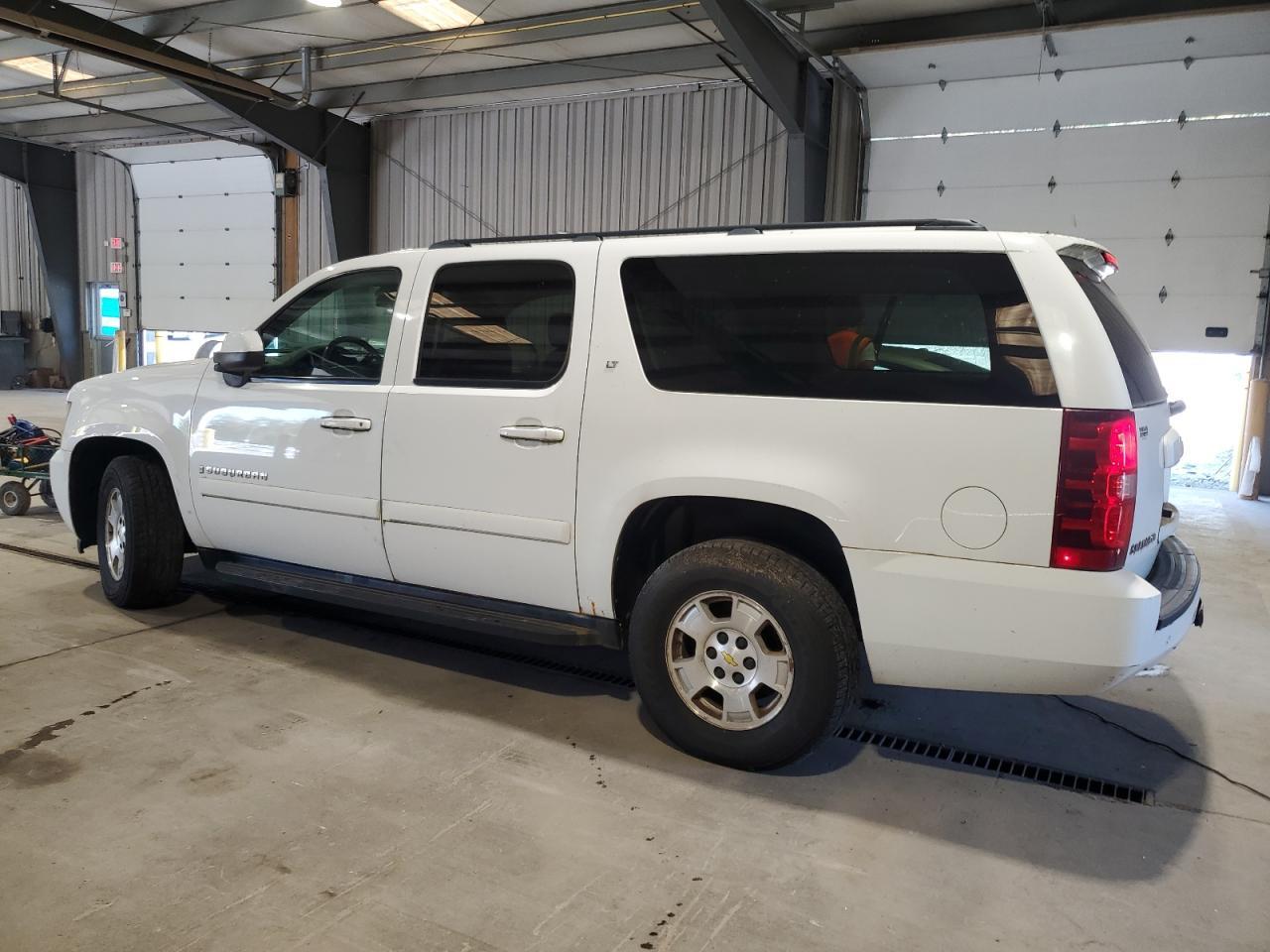 2008 Chevrolet Suburban - Image 2