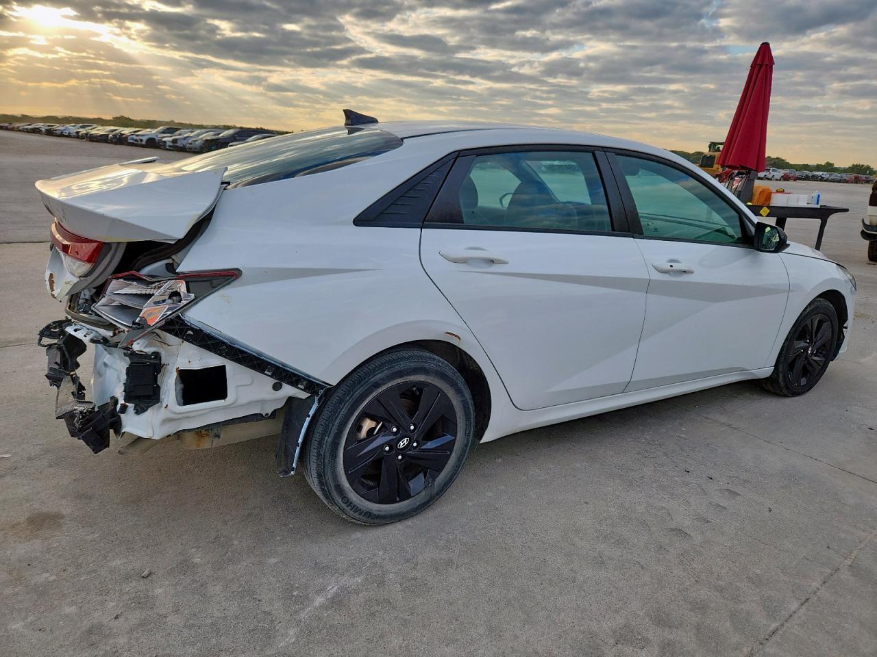 2021 Hyundai Elantra Sel - Фото 3