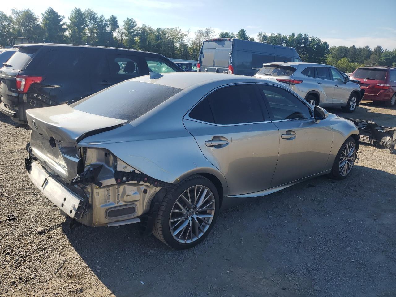 2017 Lexus Is 300 - Фото 3