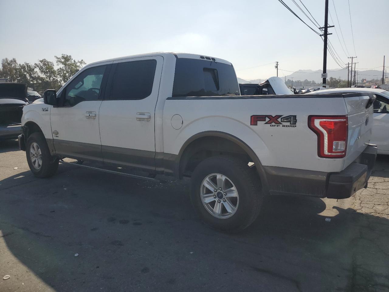 2016 Ford F150 Supercrew - Фото 2