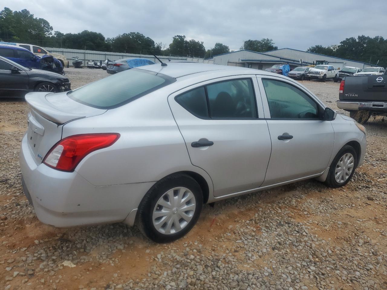 2016 Nissan Versa S - Image 3