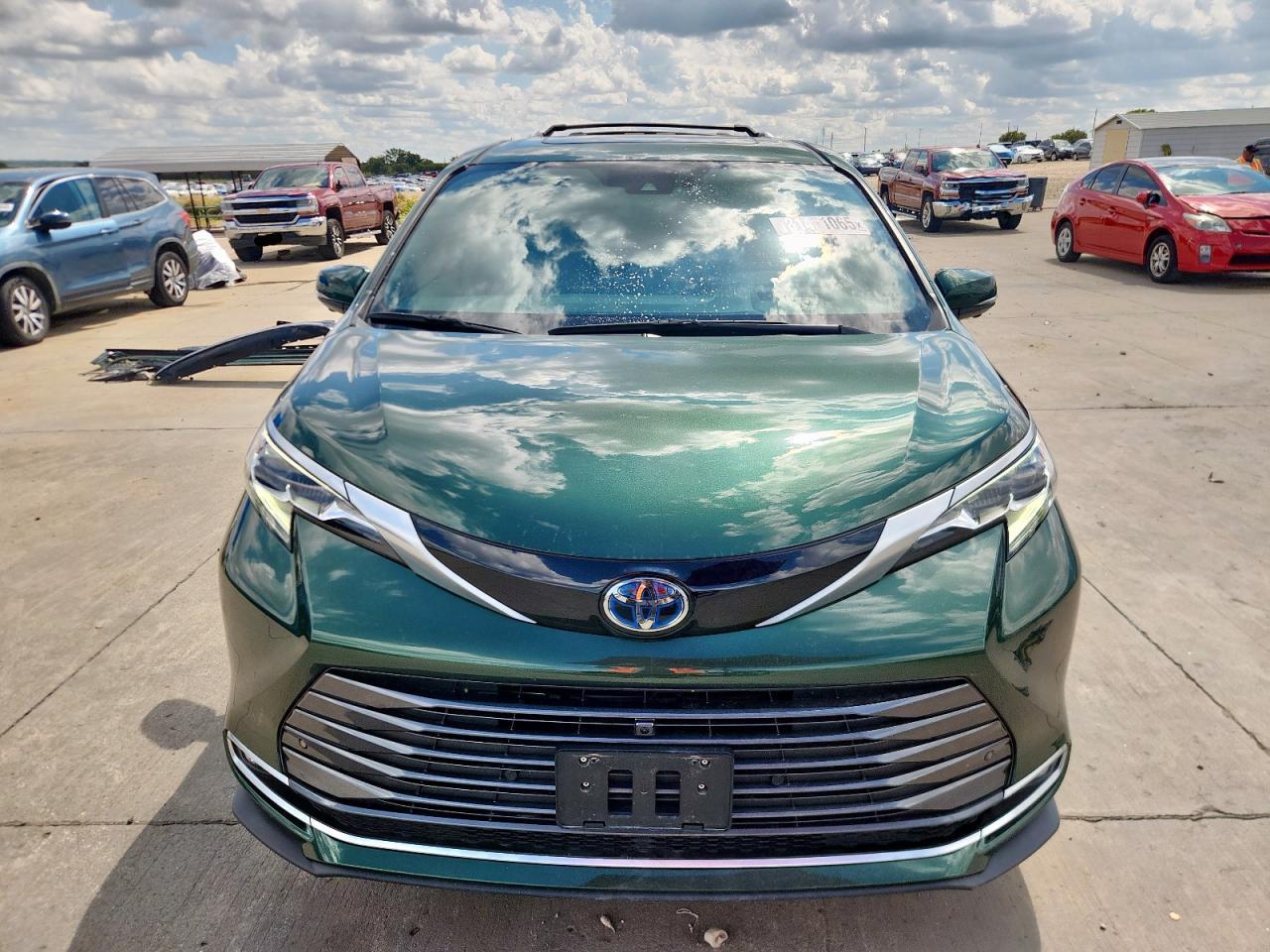 2025 Toyota Sienna Limited - Фото 5