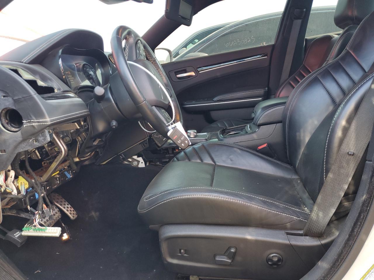 2023 Chrysler 300C - Фото 7