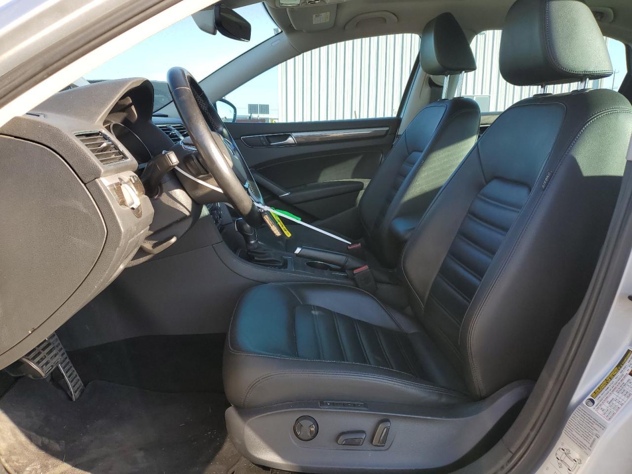 2016 Volkswagen Passat Sel Premium - Image 7