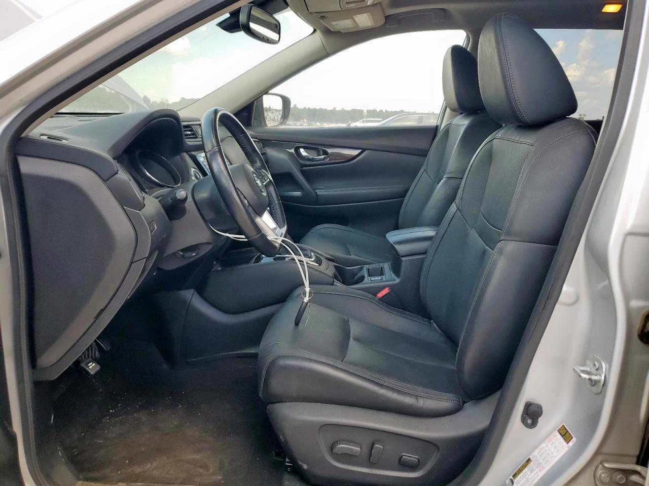 2017 Nissan Rogue S - Image 7