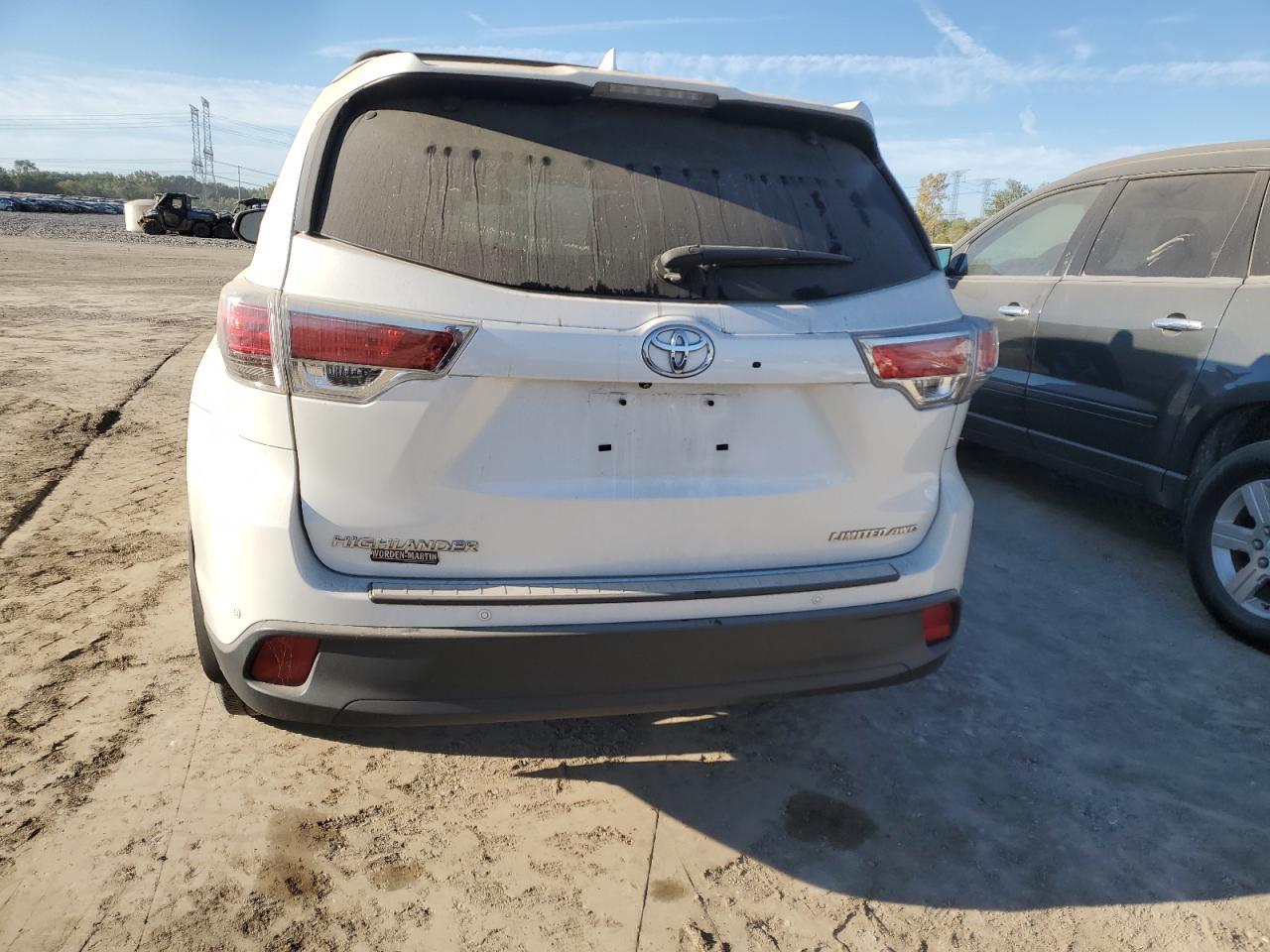 2015 Toyota Highlander Limited - Image 6
